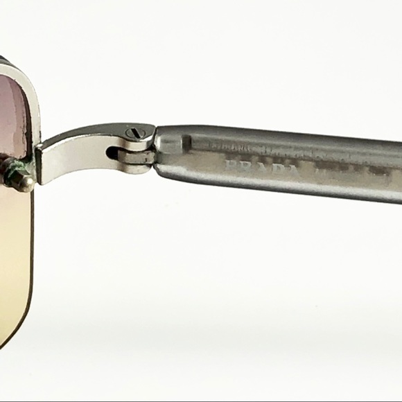 ❌SOLD❌ Prada Sunglasses - Picture 4 of 5